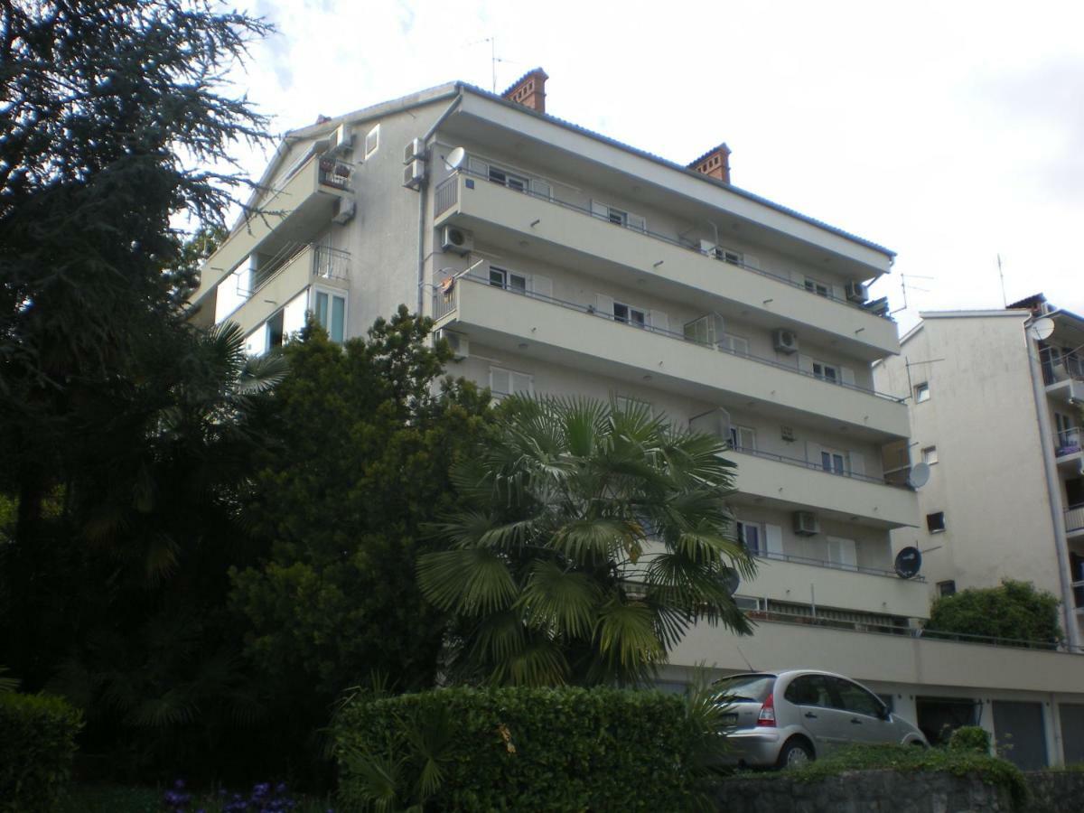 Apartment Nadia Lovran Exterior photo